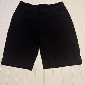 Chico's Pull-On Bermuda Slim Shorts Black Size 0